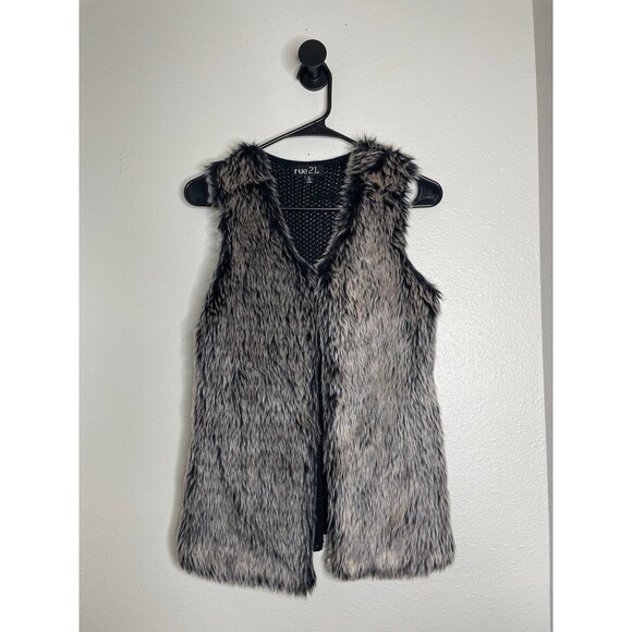 Premiere Denim by rue21 Sweaters - rue21 Faux Fur Vest Womens Small Gray Sleeveless Open Front Cozy Layer